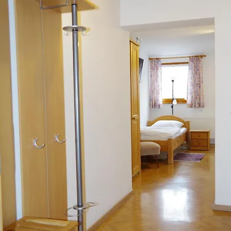 Fleischmann Bed & Breakfast 3*